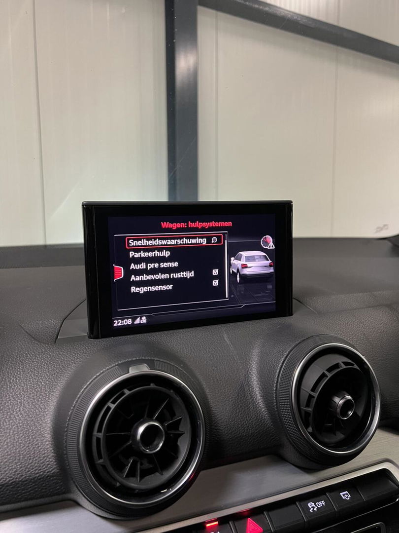Audi Q2 35 TFSI 150PK S-line Pano Navi Carplay Black Optic