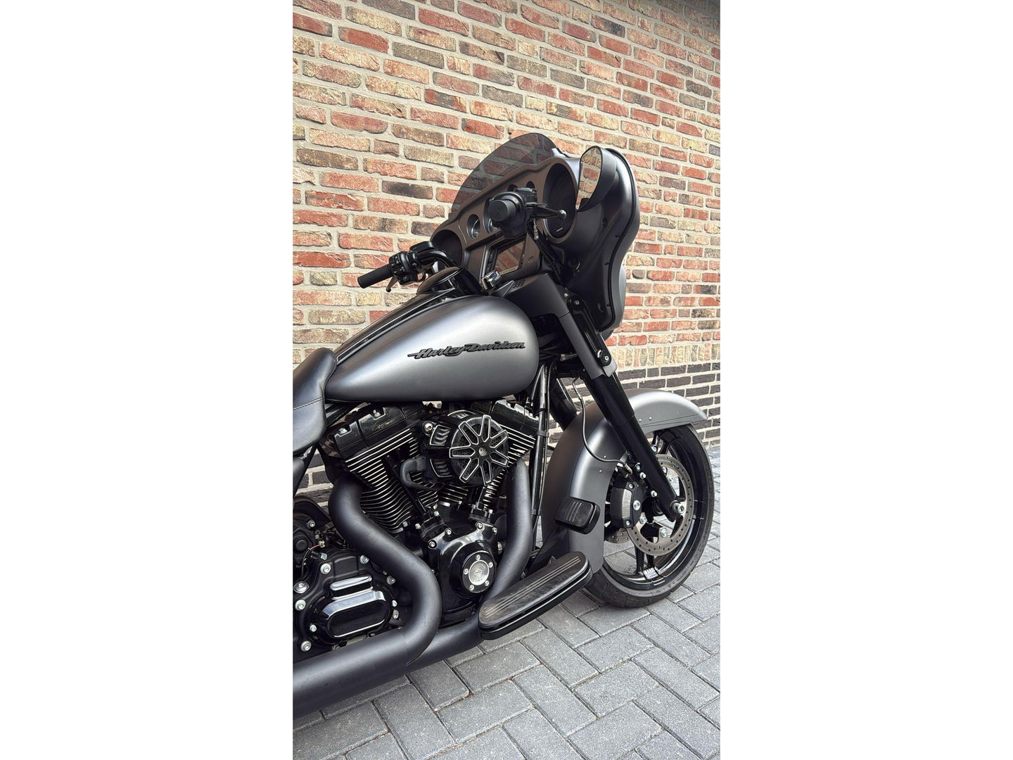Harley Davidson 103 FLHXS Streetglide Street Glide mat grijs blackout