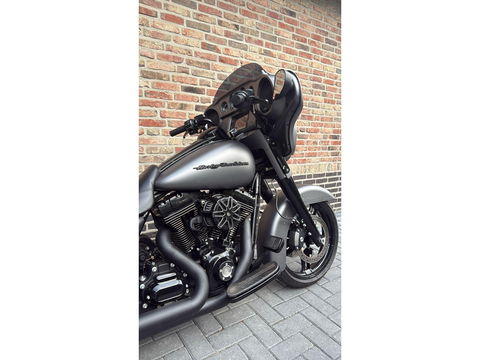 Harley Davidson 103 FLHXS Streetglide Street Glide mat grijs blackout