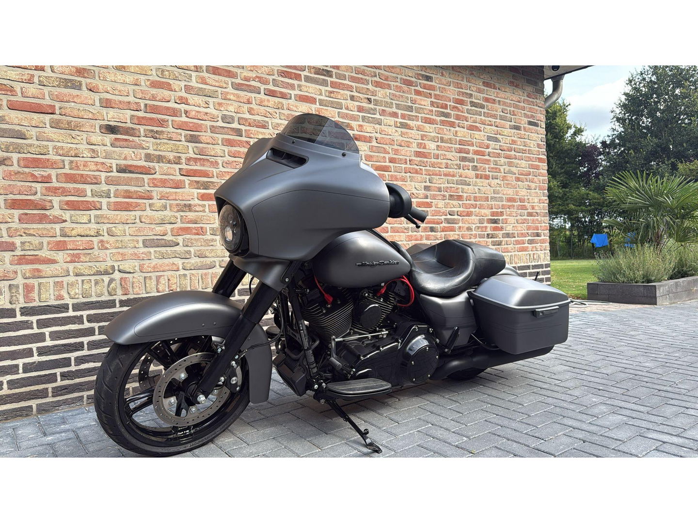 Harley Davidson 103 FLHXS Streetglide Street Glide mat grijs blackout
