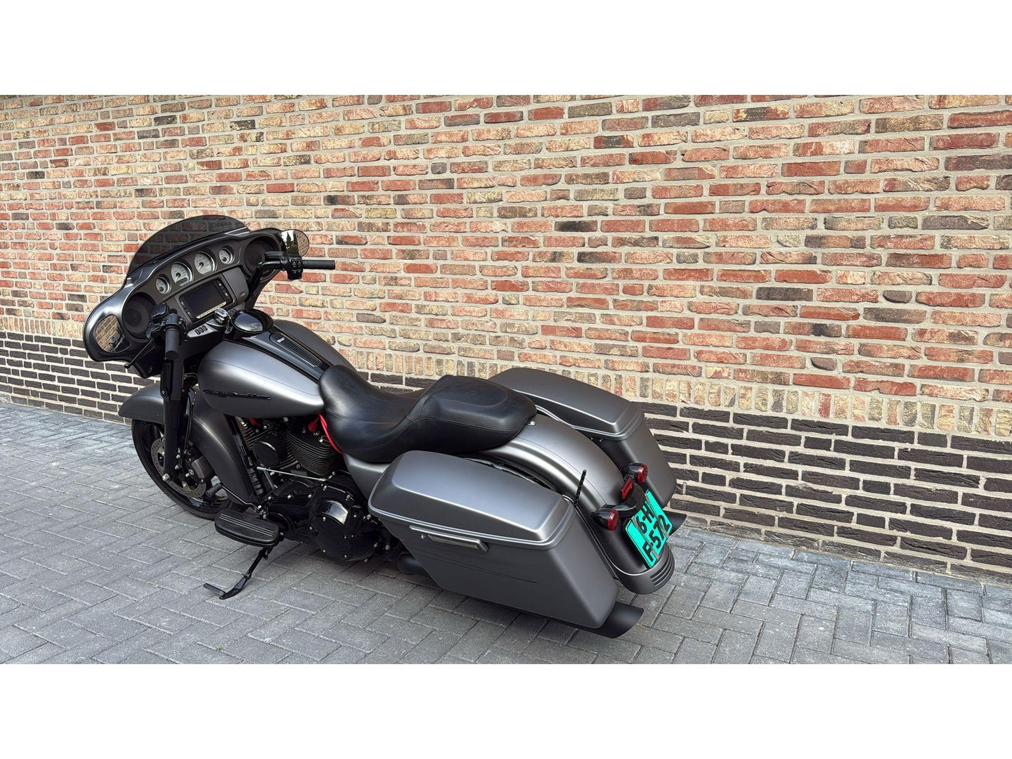 Harley Davidson 103 FLHXS Streetglide Street Glide mat grijs blackout