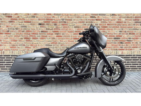 Harley Davidson 103 FLHXS Streetglide Street Glide mat grijs blackout