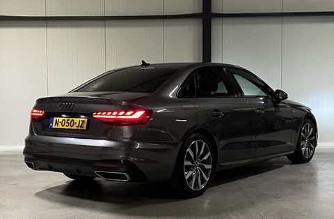 Audi A4 Limousine 35 TFSI S-line Competition Pano Sfeer NAP