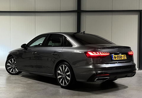 Audi A4 Limousine 35 TFSI S-line Competition Pano Sfeer NAP