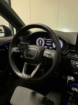 Audi A4 Limousine 35 TFSI S-line Competition Pano Sfeer NAP