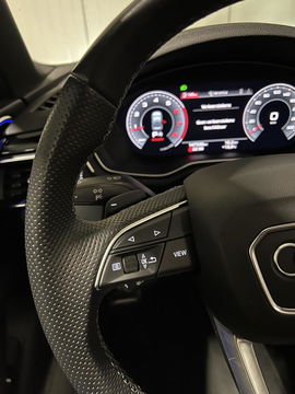 Audi A4 Limousine 35 TFSI S-line Competition Pano Sfeer NAP