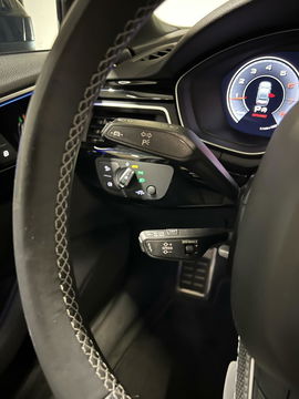 Audi A4 Limousine 35 TFSI S-line Competition Pano Sfeer NAP
