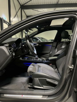 Audi A4 Limousine 35 TFSI S-line Competition Pano Sfeer NAP