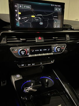 Audi A4 Limousine 35 TFSI S-line Competition Pano Sfeer NAP