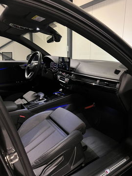 Audi A4 Limousine 35 TFSI S-line Competition Pano Sfeer NAP