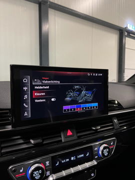 Audi A4 Limousine 35 TFSI S-line Competition Pano Sfeer NAP