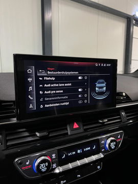 Audi A4 Limousine 35 TFSI S-line Competition Pano Sfeer NAP