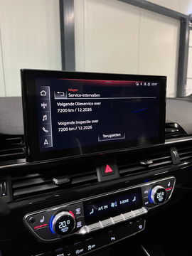 Audi A4 Limousine 35 TFSI S-line Competition Pano Sfeer NAP