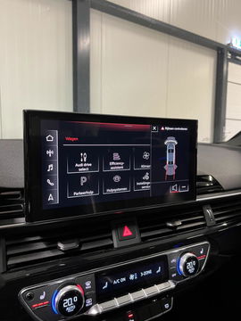 Audi A4 Limousine 35 TFSI S-line Competition Pano Sfeer NAP