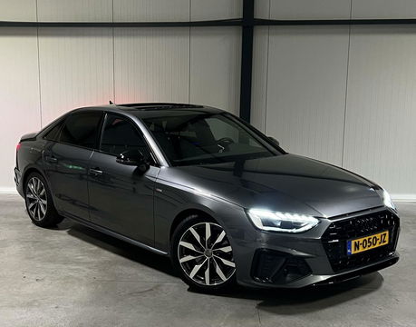 Audi A4 Limousine 35 TFSI S-line Competition Pano Sfeer NAP