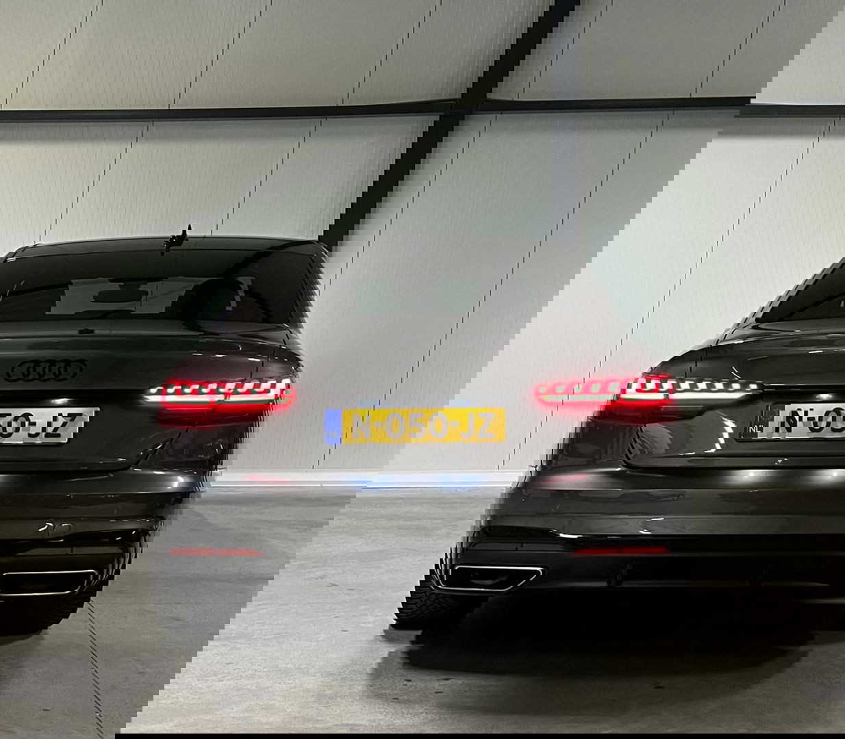 Audi A4 Limousine 35 TFSI S-line Competition Pano Sfeer NAP