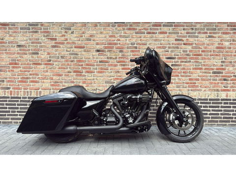 Harley Davidson 103 FLHXS Street Glide Streetglide Black Out Carplay