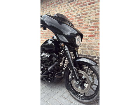 Harley Davidson 103 FLHXS Street Glide Streetglide Black Out Carplay