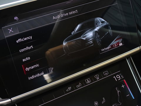 Audi A8 60 TFSIe 449PK V6 / B&O / Alcantara / Massage / TV / Matrix