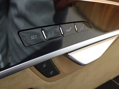 Audi A8 60 TFSIe 449PK V6 / B&O / Alcantara / Massage / TV / Matrix