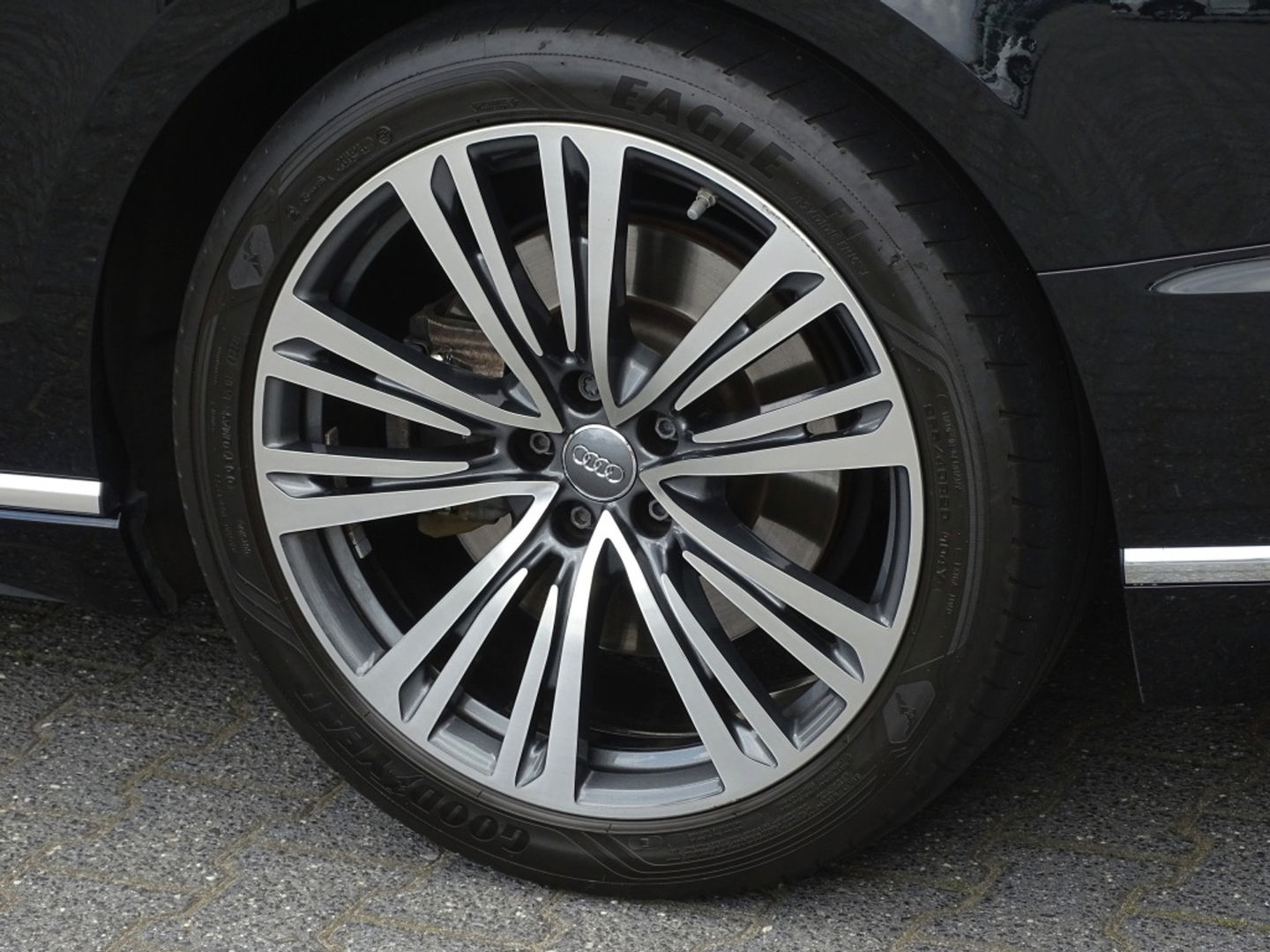 Audi A8 60 TFSIe 449PK V6 / B&O / Alcantara / Massage / TV / Matrix