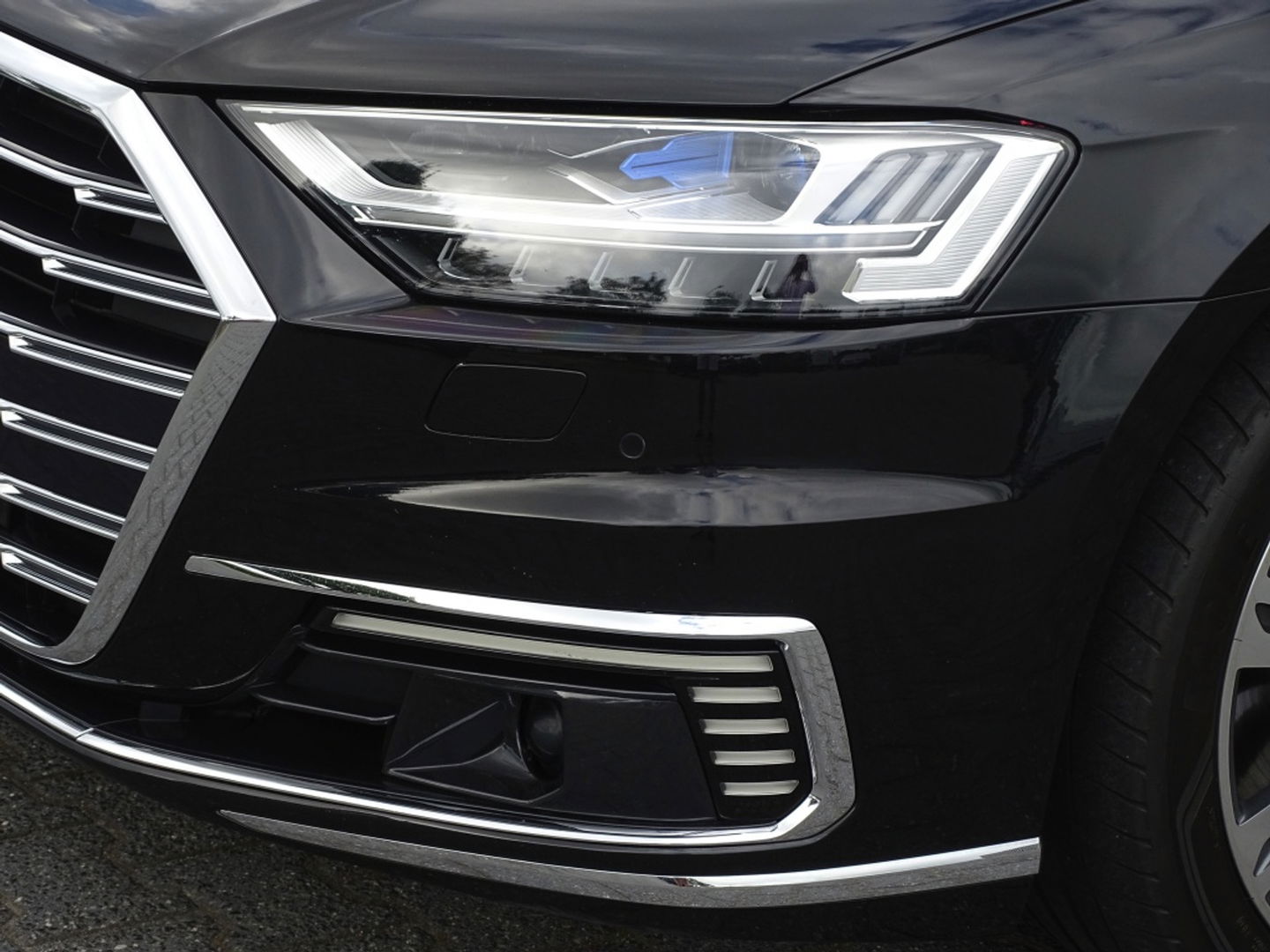 Audi A8 60 TFSIe 449PK V6 / B&O / Alcantara / Massage / TV / Matrix