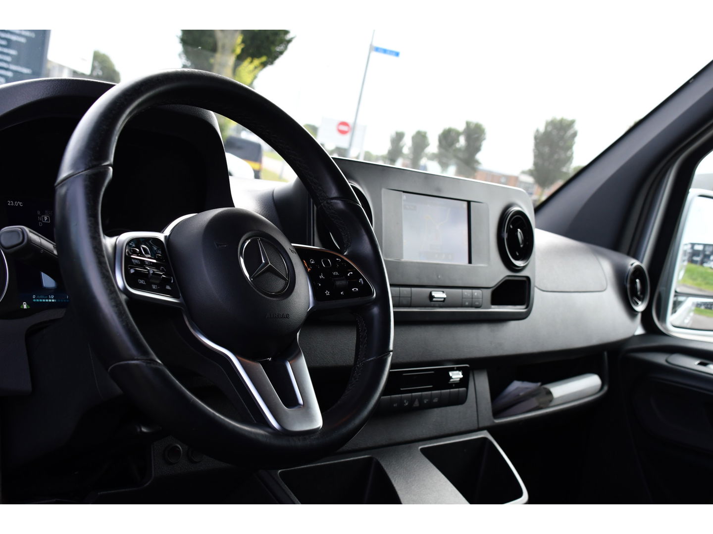 Mercedes-Benz Sprinter 316 2.2 CDI L2H2 PB Edition Adaptieve Cruise, Camera, 164pk, Automaat, Carplay, Multimedia, Trekhaak, NAVI, Uniek!