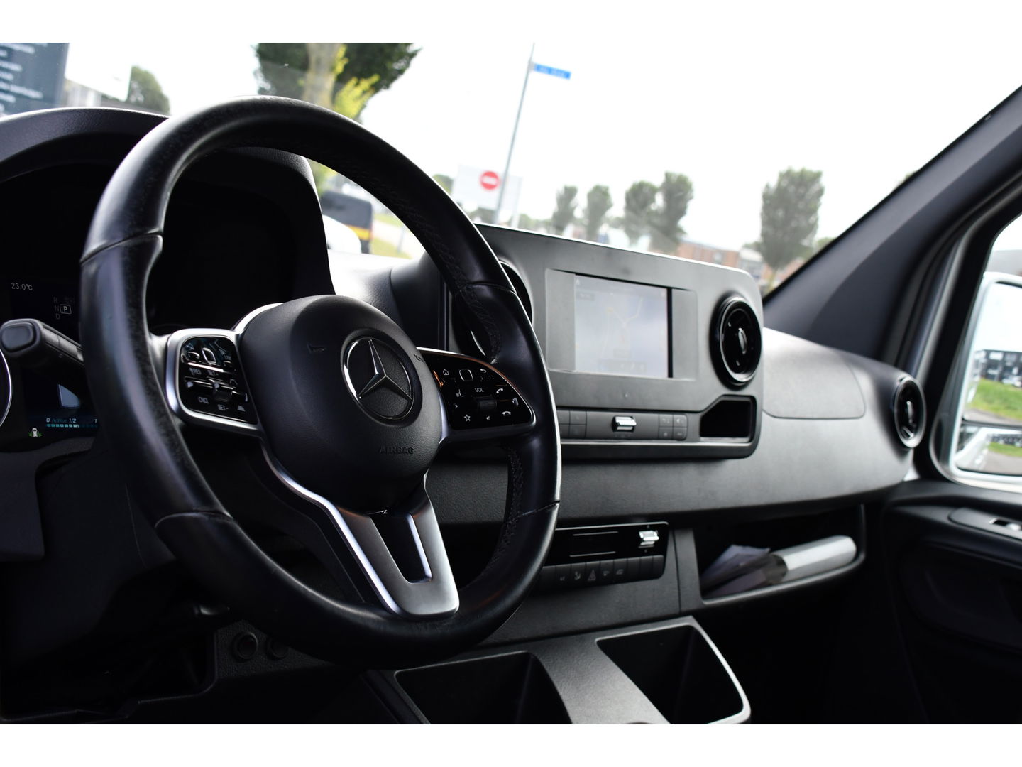 Mercedes-Benz Sprinter 316 2.2 CDI L2H2 PB Edition Adaptieve Cruise, Camera, 164pk, Automaat, Carplay, Multimedia, Trekhaak, NAVI, Uniek!