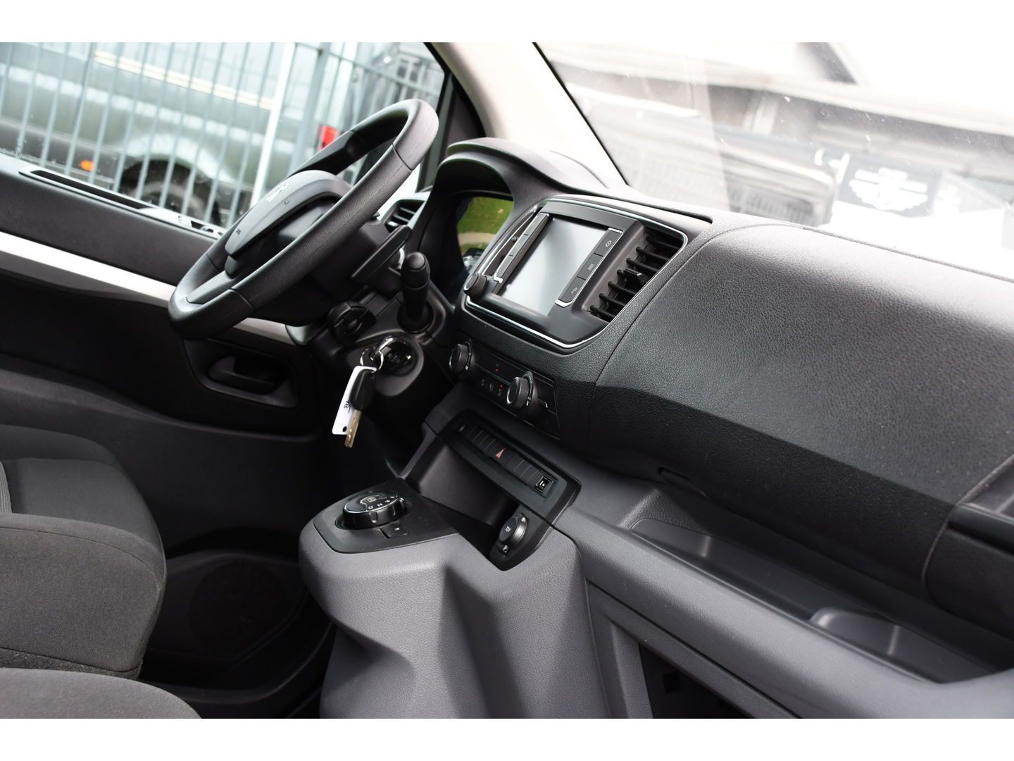 Peugeot Expert 2.0 BlueHDI L3 PB Edition DC Cruise, Carplay. Automaat, 2 x Schuifdeur, Sensoren, 120pk, Multimedia, Uniek!