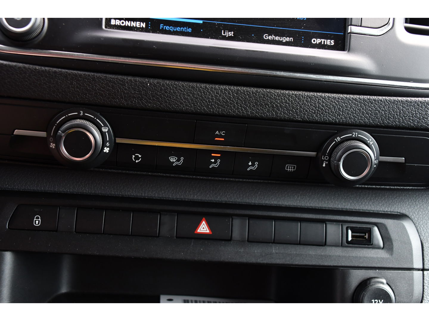 Peugeot Expert 2.0 BlueHDI L3 PB Edition DC Cruise, Carplay. Automaat, 2 x Schuifdeur, Sensoren, 120pk, Multimedia, Uniek!