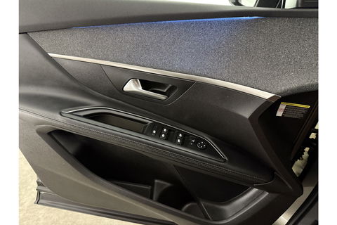Peugeot 5008 1.2 PureTech 7p 360 Camera Pano Sfeer LED Carplay Cruise Clima Virtual Navi PDC 19"LMV