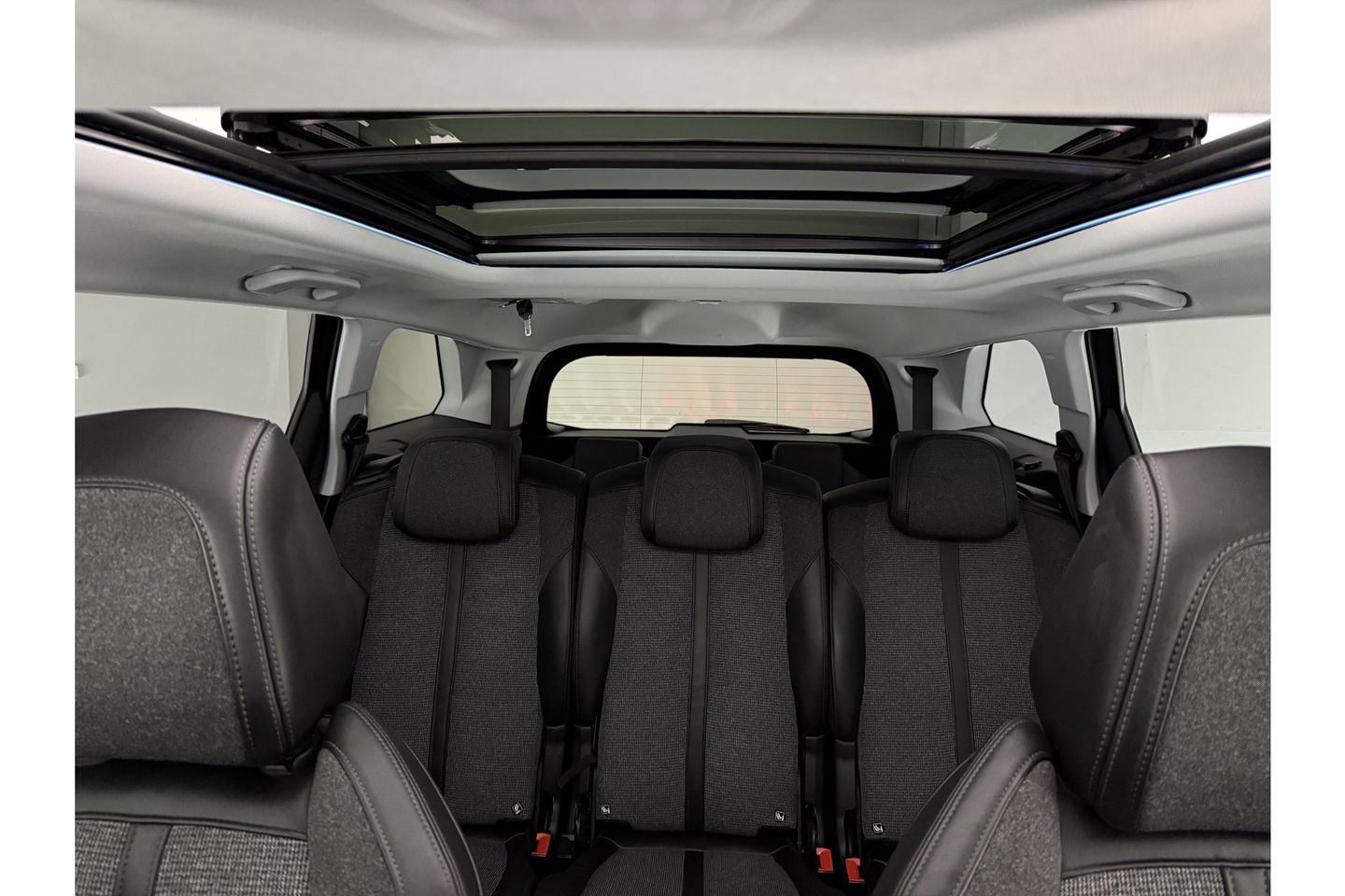 Peugeot 5008 1.2 PureTech 7p 360 Camera Pano Sfeer LED Carplay Cruise Clima Virtual Navi PDC 19"LMV