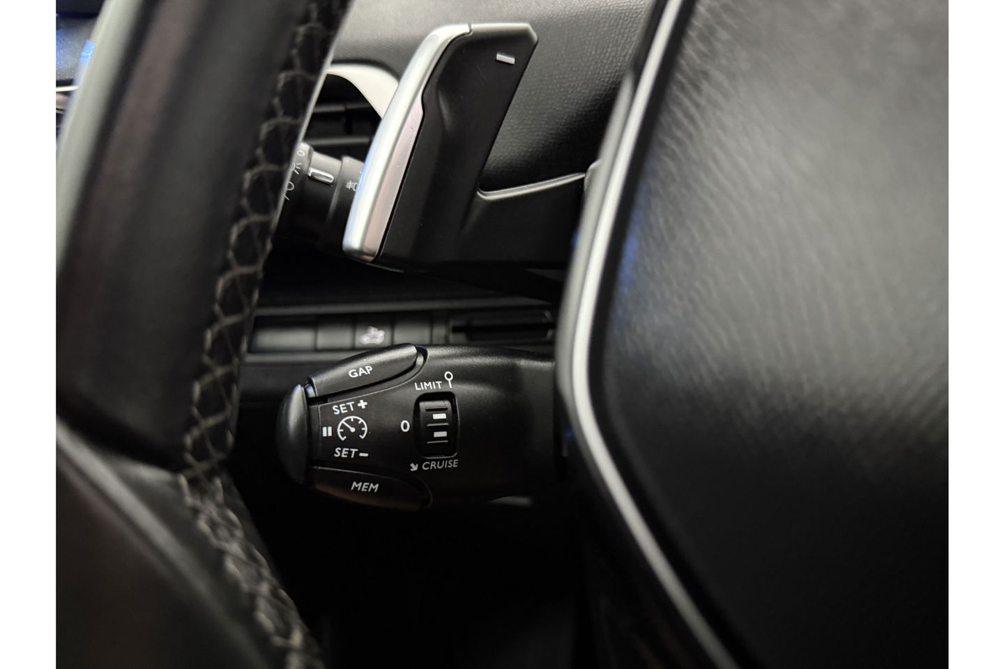Peugeot 5008 1.2 PureTech 7p 360 Camera Pano Sfeer LED Carplay Cruise Clima Virtual Navi PDC 19"LMV