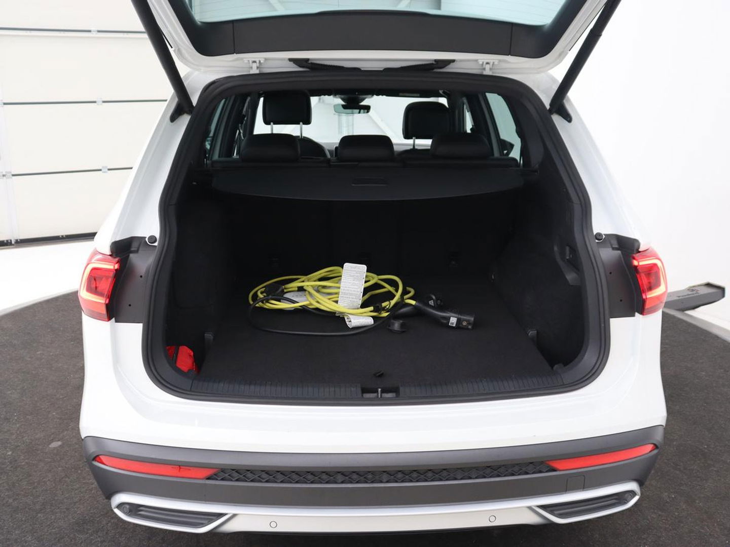 SEAT Tarraco 1.4 TSI e-Hybrid PHEV Xcellence | Panoramadak | Leder | Trekhaak | Stoel & achterbankverwarming | Adaptive cruise | Carplay | Camera | Digital Cockpit | Navigatie | Plug In