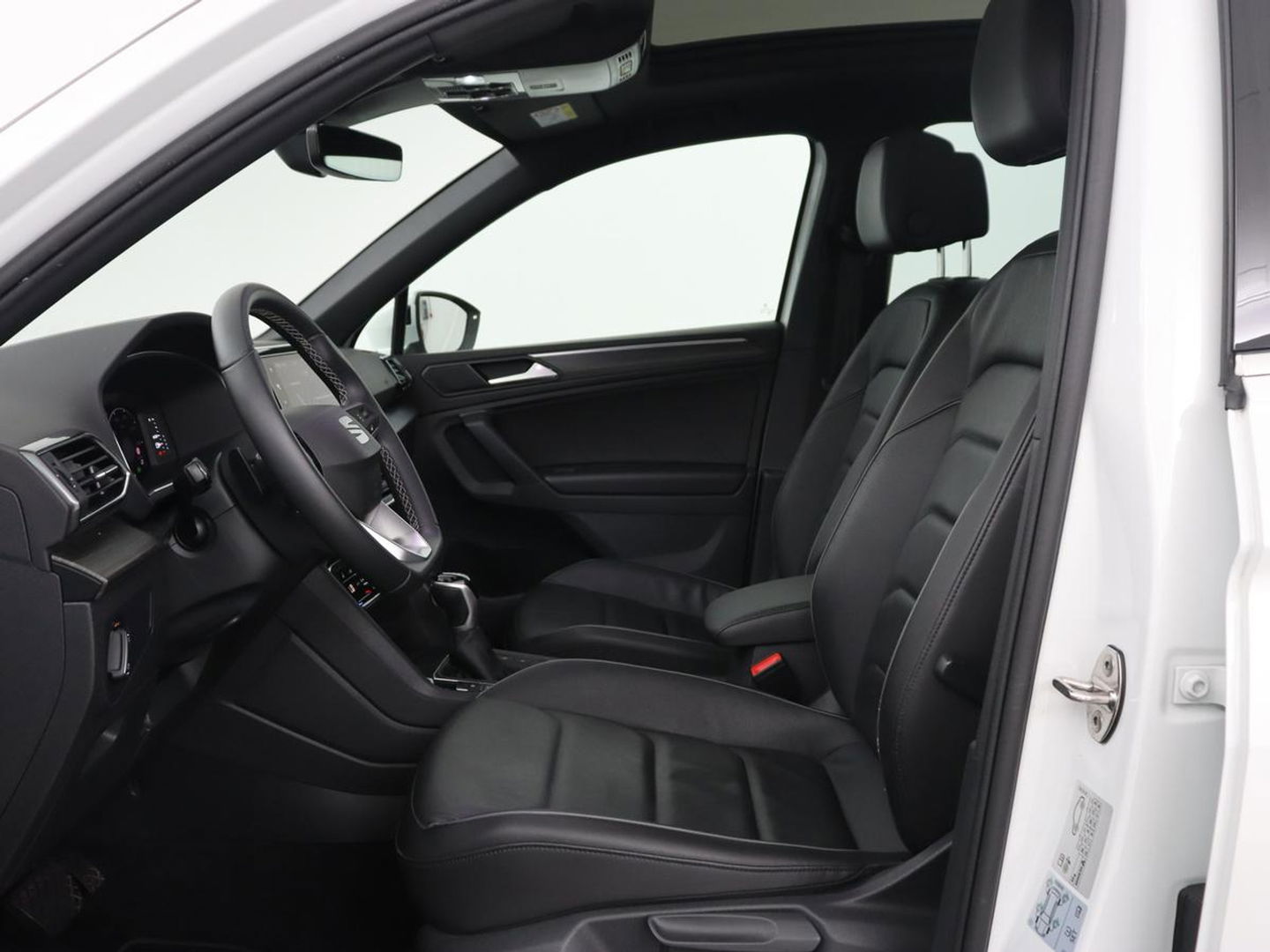 SEAT Tarraco 1.4 TSI e-Hybrid PHEV Xcellence | Panoramadak | Leder | Trekhaak | Stoel & achterbankverwarming | Adaptive cruise | Carplay | Camera | Digital Cockpit | Navigatie | Plug In