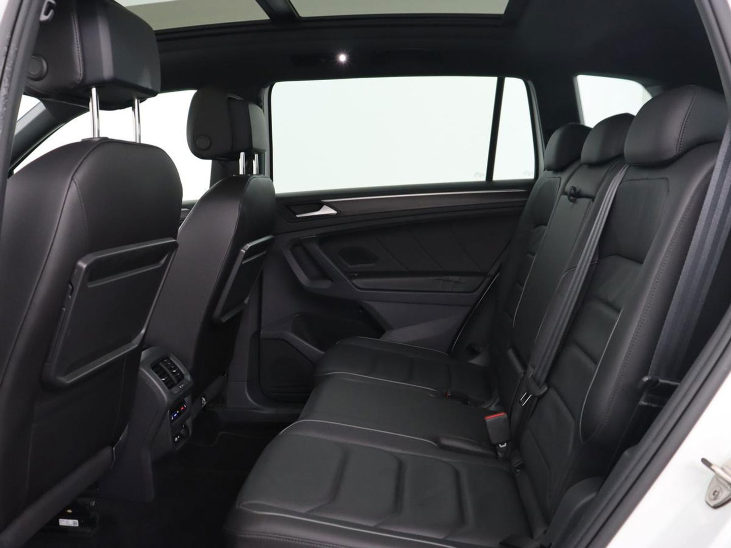 SEAT Tarraco 1.4 TSI e-Hybrid PHEV Xcellence | Panoramadak | Leder | Trekhaak | Stoel & achterbankverwarming | Adaptive cruise | Carplay | Camera | Digital Cockpit | Navigatie | Plug In