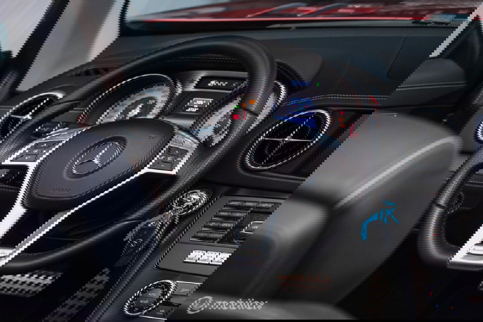 Mercedes-Benz SL-Klasse 400 Roadster | Panorama | Airscarf | Nieuwstaat | LED | Cruise control | Dealer onderhouden |