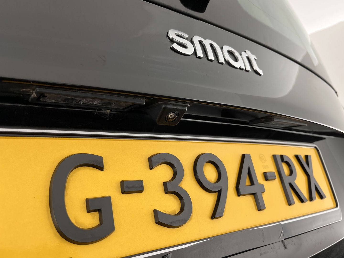 Smart Fortwo EQ Business Solution 18 kWh [3-Fase] ( SOH-93%) Aut. *PANO | LUXURY-LEATHER | NAVI-FULLMAP | CAMERA | HEATED-COMFORTSEATS | AIRCO | CRUISE | AMBIENT-LIGHT | 15''ALU*