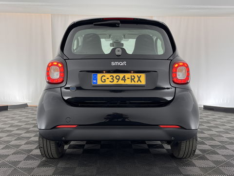 Smart Fortwo EQ Business Solution 18 kWh [3-Fase] ( SOH-93%) Aut. *PANO | LUXURY-LEATHER | NAVI-FULLMAP | CAMERA | HEATED-COMFORTSEATS | AIRCO | CRUISE | AMBIENT-LIGHT | 15''ALU*