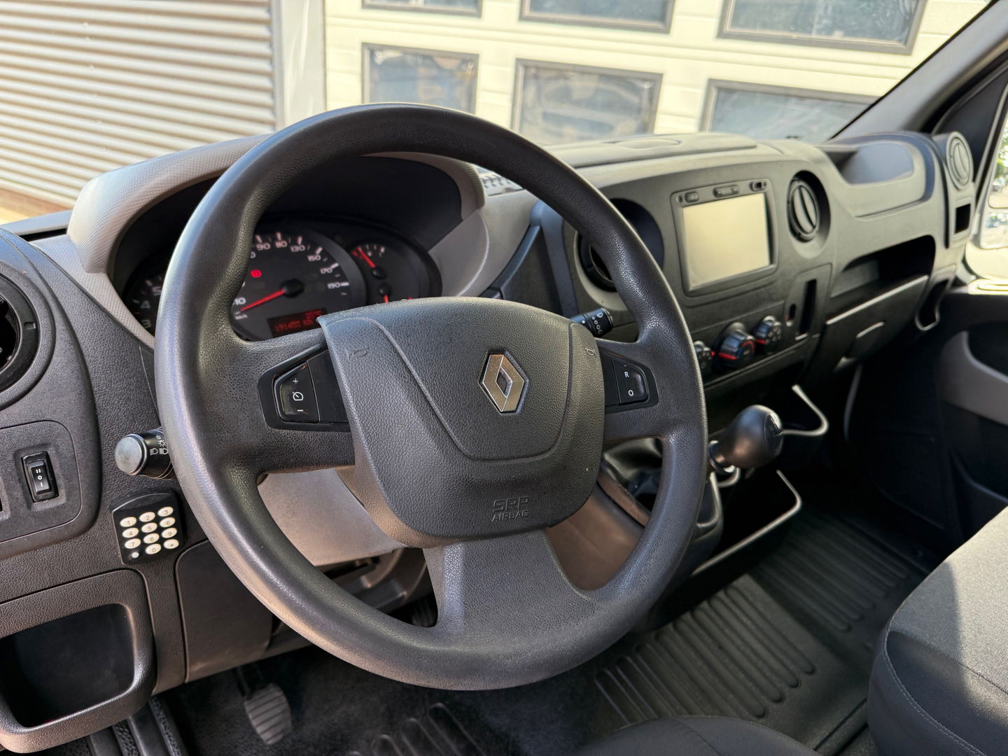Renault Master T35 2.3 dCi 164 pk Bakwangen - Laadklep - 3,5t KG AWK Trekhaak - SERVICE WAGEN