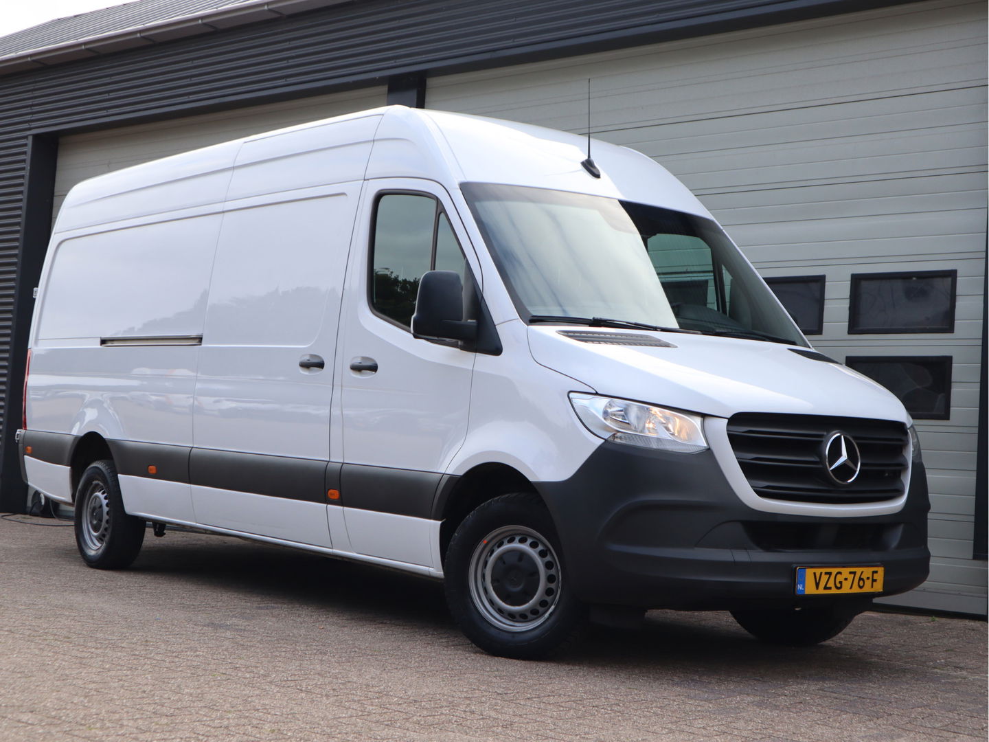 Mercedes-Benz Sprinter 317 CDI Automaat Euro 6 L3H2 - MBUX - 3,5t KG Trekhaak - Cruise - Maxi