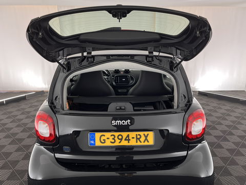 Smart Fortwo EQ Business Solution 18 kWh [3-Fase] ( SOH-93%) Aut. *PANO | LUXURY-LEATHER | NAVI-FULLMAP | CAMERA | HEATED-COMFORTSEATS | AIRCO | CRUISE | AMBIENT-LIGHT | 15''ALU*