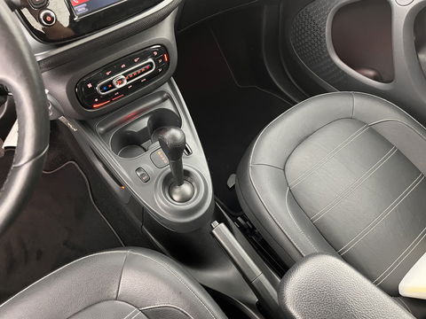 Smart Fortwo EQ Business Solution 18 kWh [3-Fase] ( SOH-93%) Aut. *PANO | LUXURY-LEATHER | NAVI-FULLMAP | CAMERA | HEATED-COMFORTSEATS | AIRCO | CRUISE | AMBIENT-LIGHT | 15''ALU*