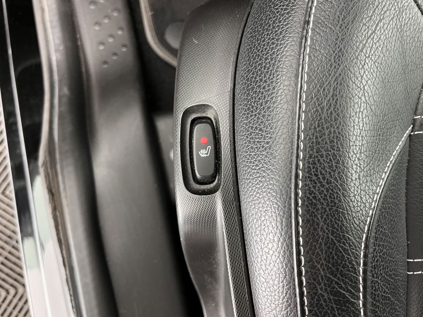Smart Fortwo EQ Business Solution 18 kWh [3-Fase] ( SOH-93%) Aut. *PANO | LUXURY-LEATHER | NAVI-FULLMAP | CAMERA | HEATED-COMFORTSEATS | AIRCO | CRUISE | AMBIENT-LIGHT | 15''ALU*