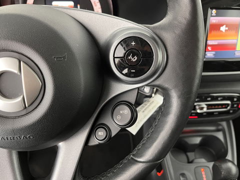 Smart Fortwo EQ Business Solution 18 kWh [3-Fase] ( SOH-93%) Aut. *PANO | LUXURY-LEATHER | NAVI-FULLMAP | CAMERA | HEATED-COMFORTSEATS | AIRCO | CRUISE | AMBIENT-LIGHT | 15''ALU*
