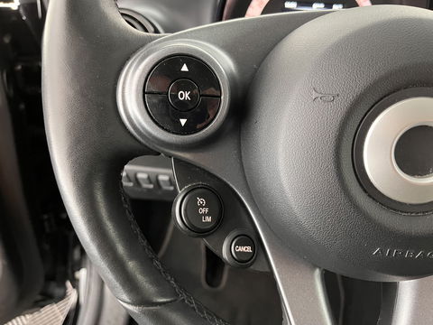 Smart Fortwo EQ Business Solution 18 kWh [3-Fase] ( SOH-93%) Aut. *PANO | LUXURY-LEATHER | NAVI-FULLMAP | CAMERA | HEATED-COMFORTSEATS | AIRCO | CRUISE | AMBIENT-LIGHT | 15''ALU*