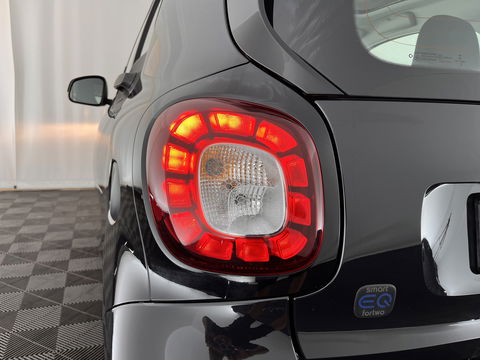 Smart Fortwo EQ Business Solution 18 kWh [3-Fase] ( SOH-93%) Aut. *PANO | LUXURY-LEATHER | NAVI-FULLMAP | CAMERA | HEATED-COMFORTSEATS | AIRCO | CRUISE | AMBIENT-LIGHT | 15''ALU*
