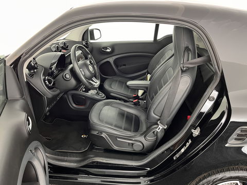Smart Fortwo EQ Business Solution 18 kWh [3-Fase] ( SOH-93%) Aut. *PANO | LUXURY-LEATHER | NAVI-FULLMAP | CAMERA | HEATED-COMFORTSEATS | AIRCO | CRUISE | AMBIENT-LIGHT | 15''ALU*