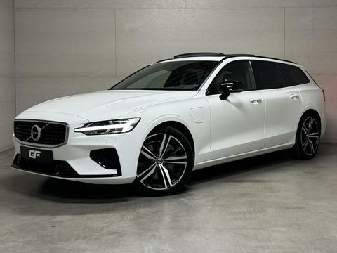 Volvo V60 2.0 T8 Recharge AWD R-Design Pano H/K Trekh. CarPlay