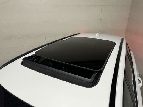 Volvo V60 2.0 T8 Recharge AWD R-Design Pano H/K Trekh. CarPlay